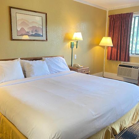 Smokies Inn - New Linens & Ultrafast Wifi - Friendliest Hospitality Guaranteed! Kodak Extérieur photo
